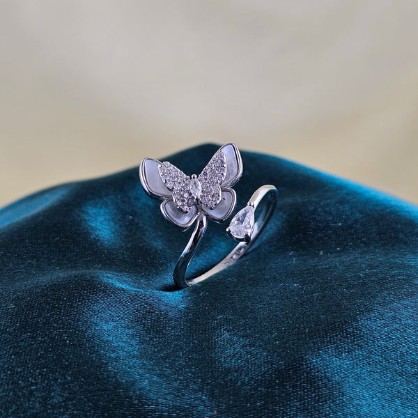 The Flutter-By Flora