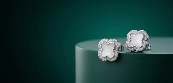Celeste Clover Studs π